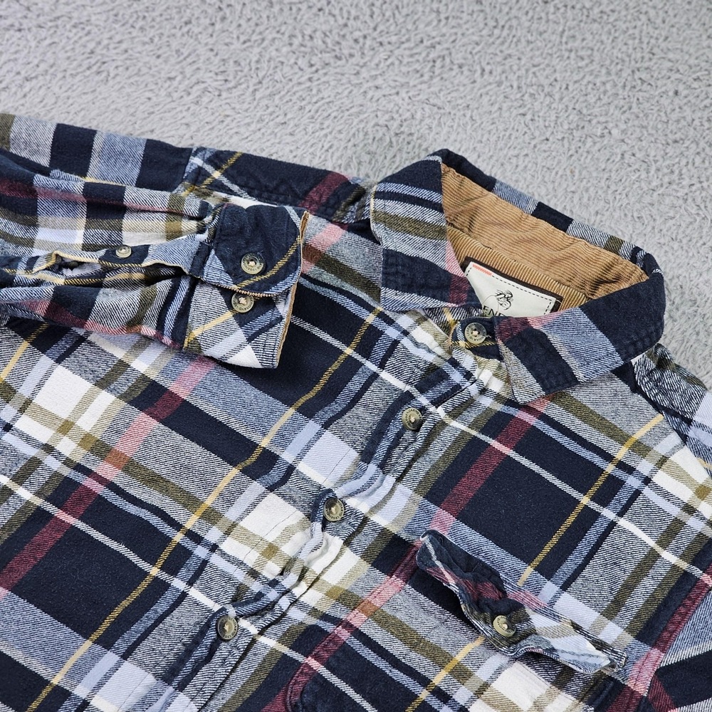 Legendary Whitetails Buck Camp Shirt Mens Small Plaid Flannel‎ Button Up Hunting